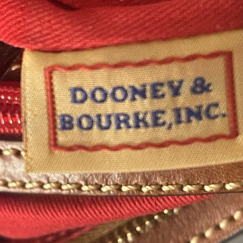 Dooney & Bourke 1975 Green Pebble Leather Crossbody Bag‎ Brown Trim Gold Logo